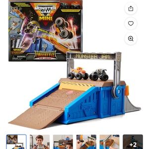 Monster Jam Mini Arena with 12 Mini Monster Jam Trucks